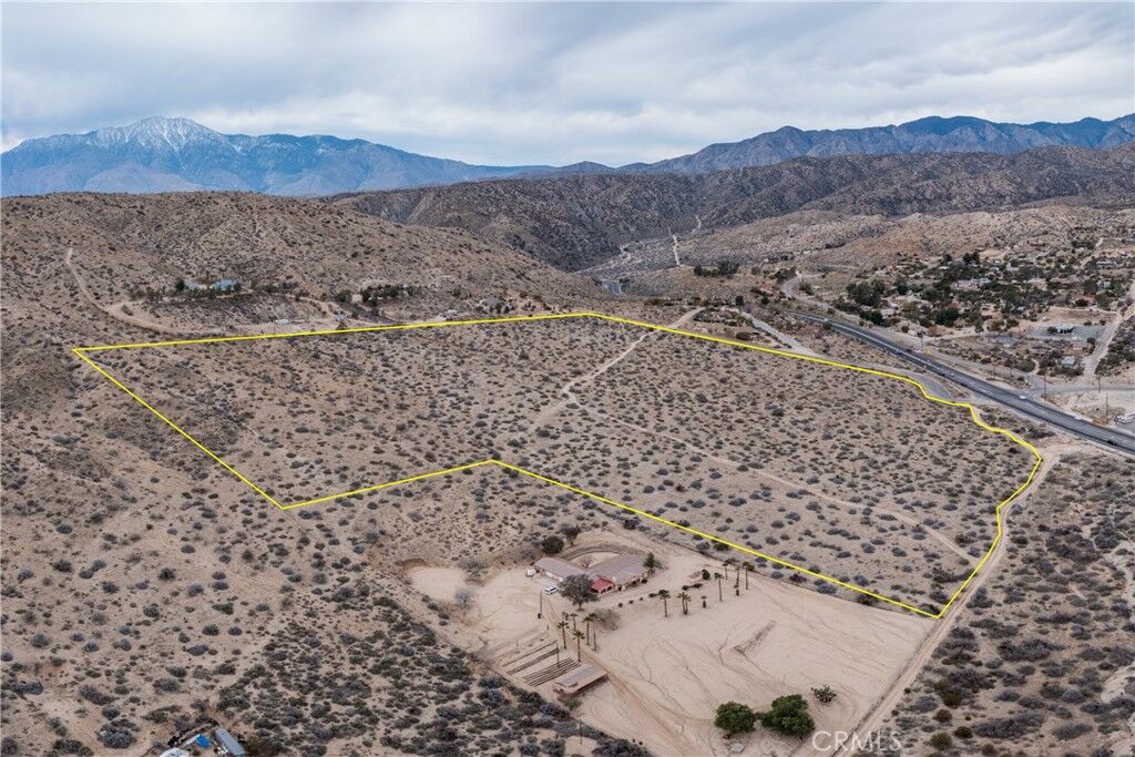 Property Photo: 321 Hess Boulevard CA 92256