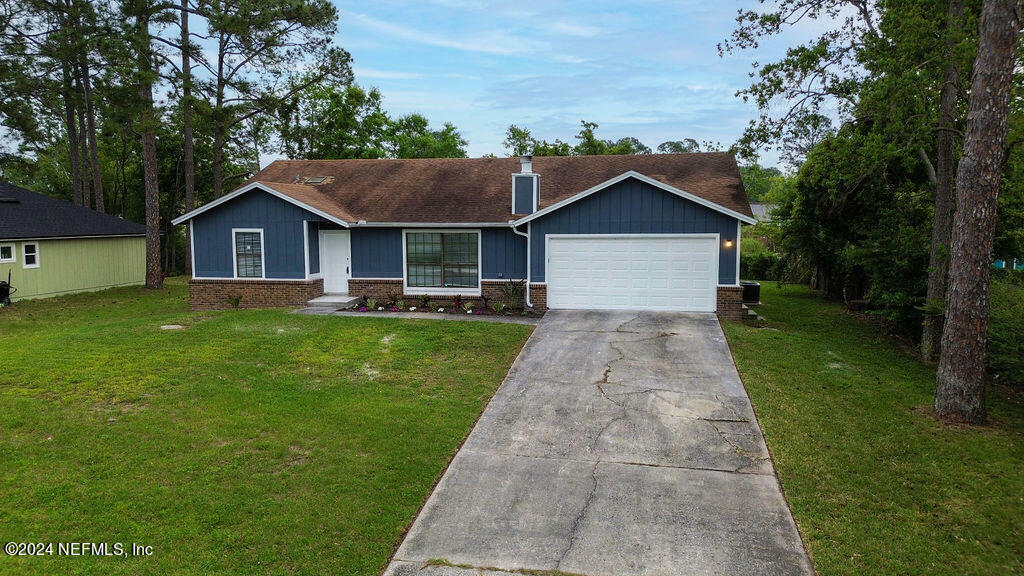 Property Photo:  7541 Falcon Trace Drive W  FL 32222 