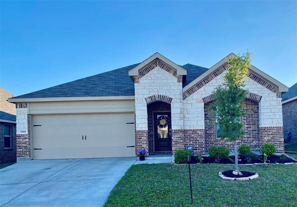 Property Photo:  5413 Brahma Trail  TX 76179 