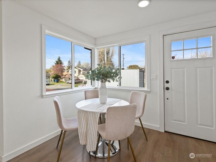 Property Photo: 9424 20th Avenue SW WA 98106