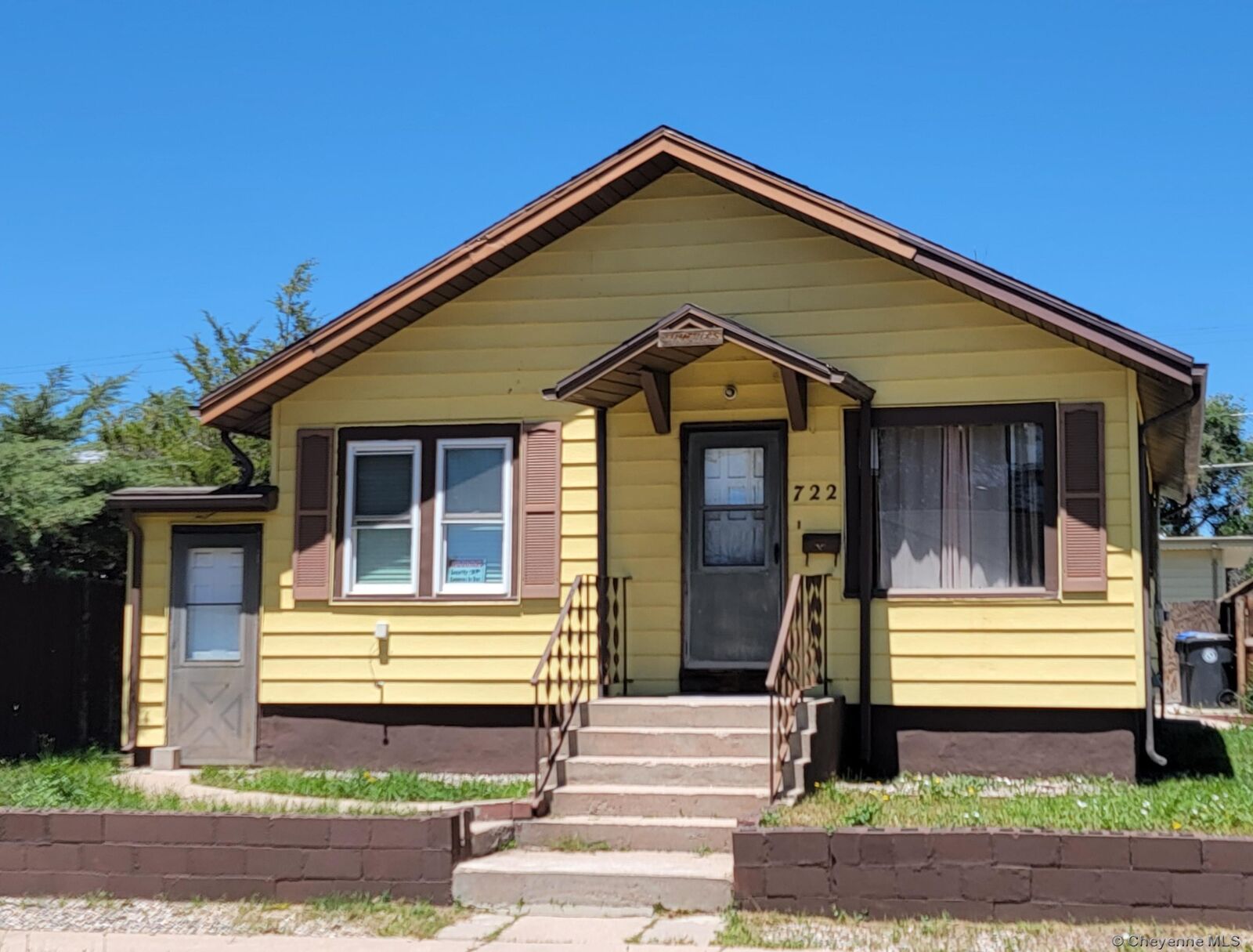 Property Photo: 722 E 8th St WY 82007