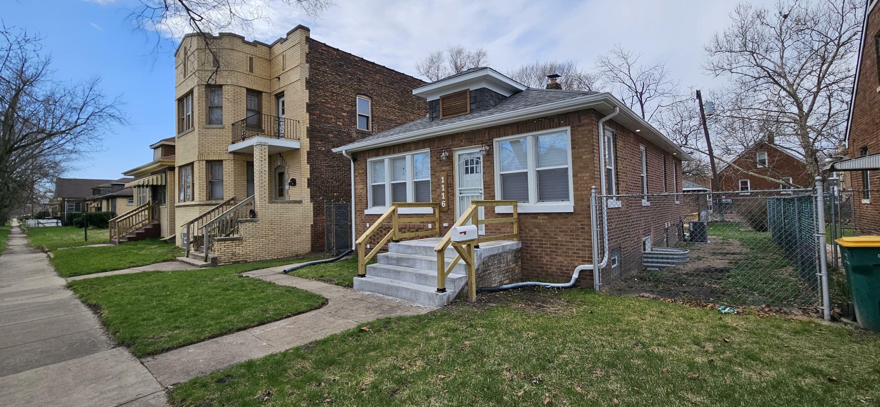 Property Photo:  1116 E Delaware Street  IN 46407 