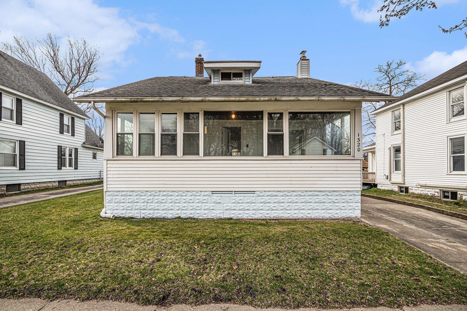 Property Photo: 1320 Oak Street MI 49120