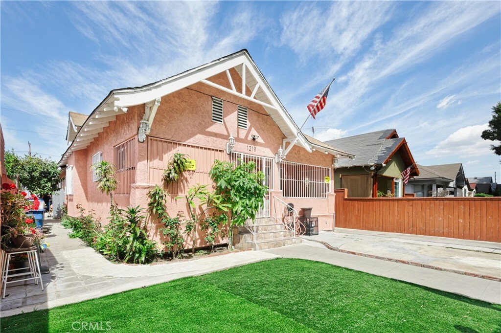 Property Photo: 1219 E 56th Street CA 90011