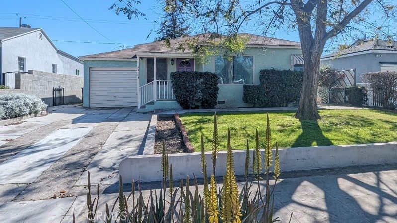 Property Photo: 1504 N California Street CA 91505