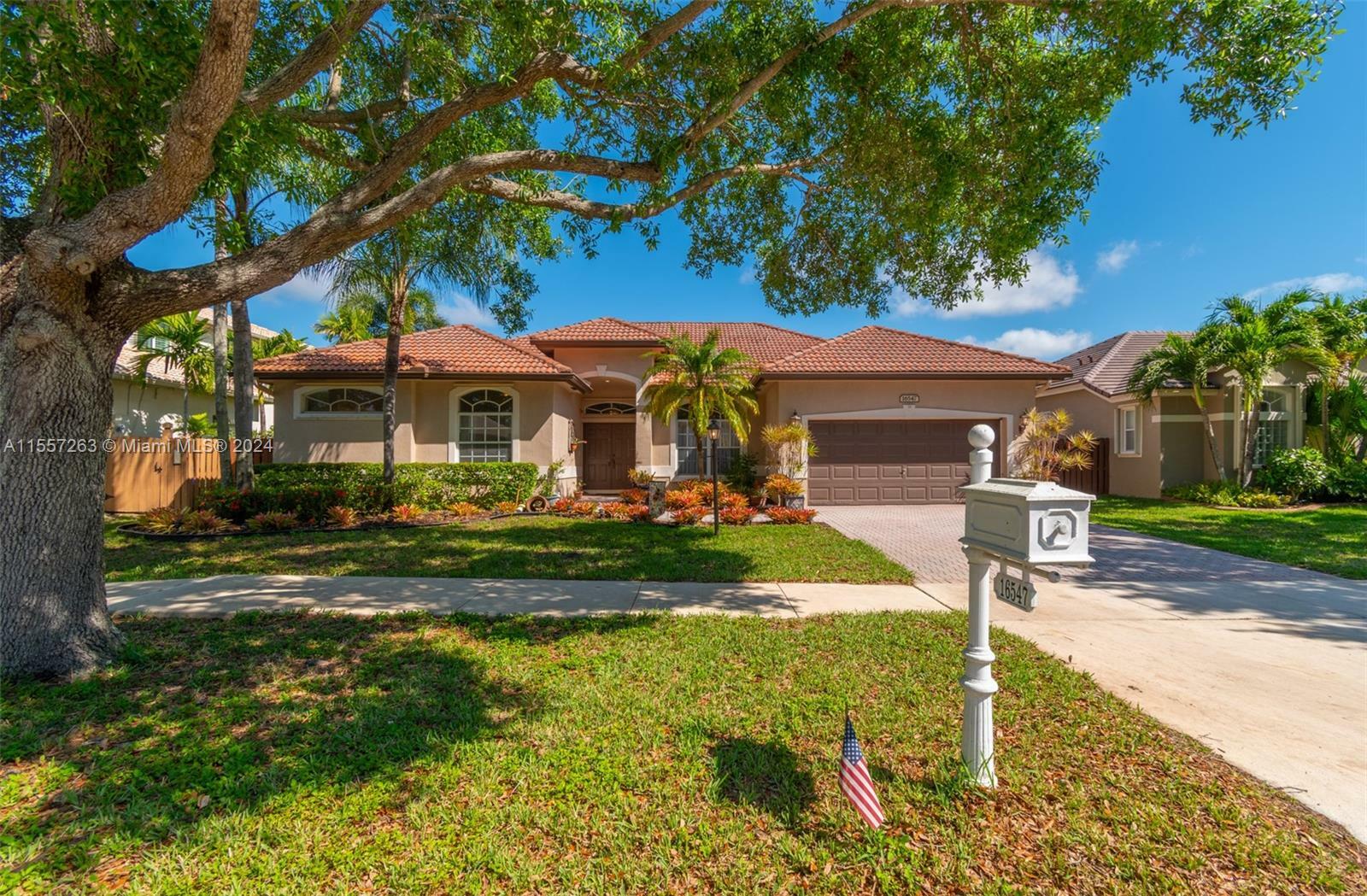 16547 Mariposa Cir S  Pembroke Pines FL 33331 photo