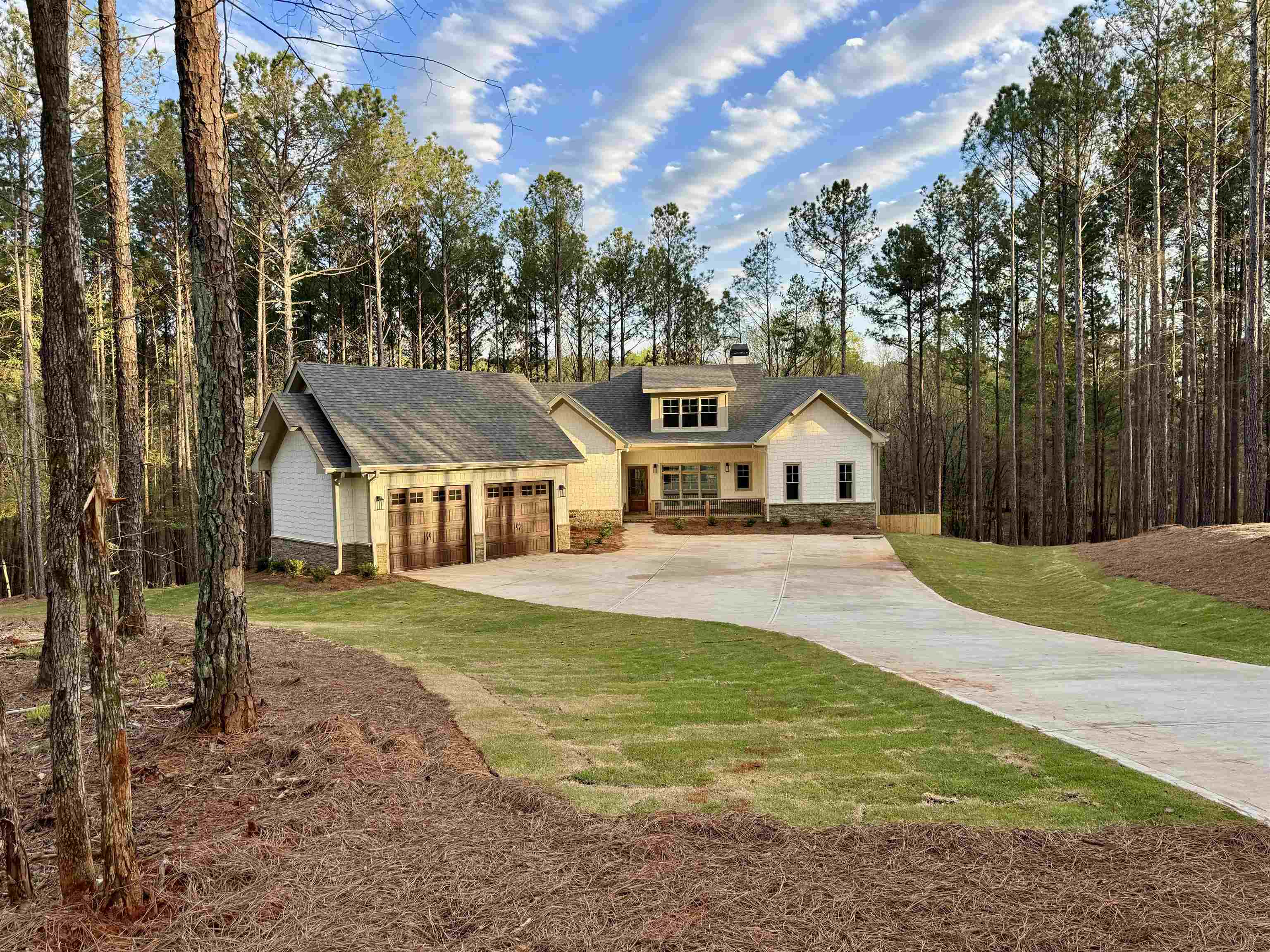 Property Photo:  1102 Plantation Drive  GA 30642 