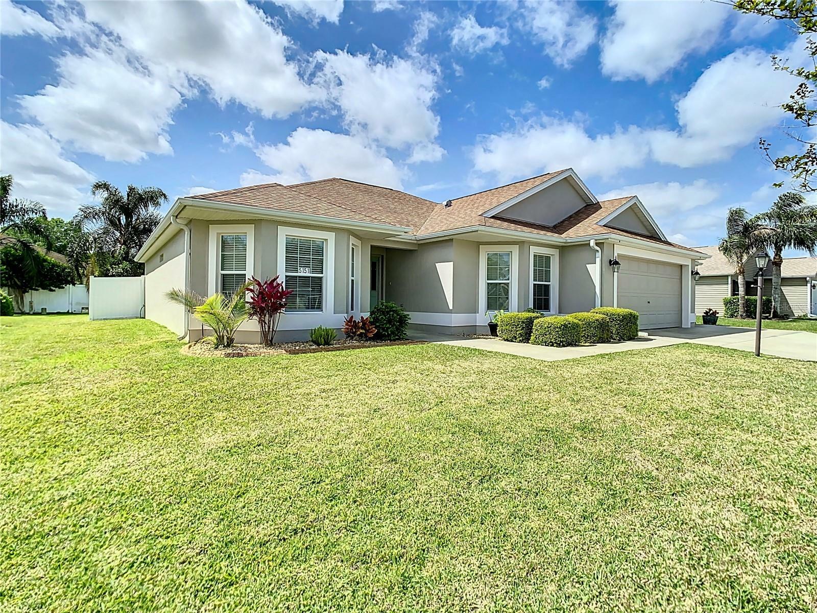 Property Photo:  5151 NE 121st Avenue  FL 34484 