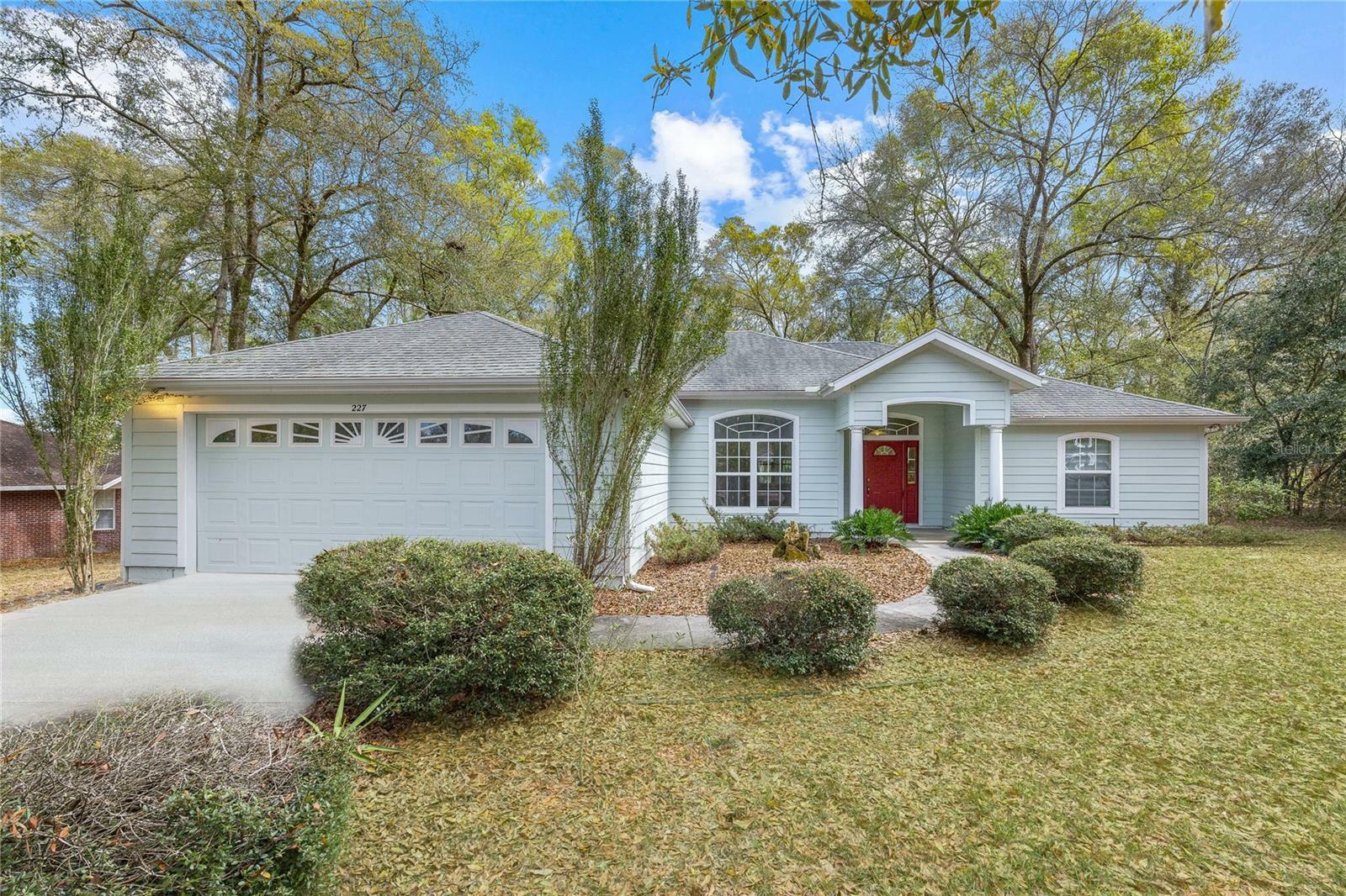 Property Photo:  227 SW Paisley Court  FL 32038 