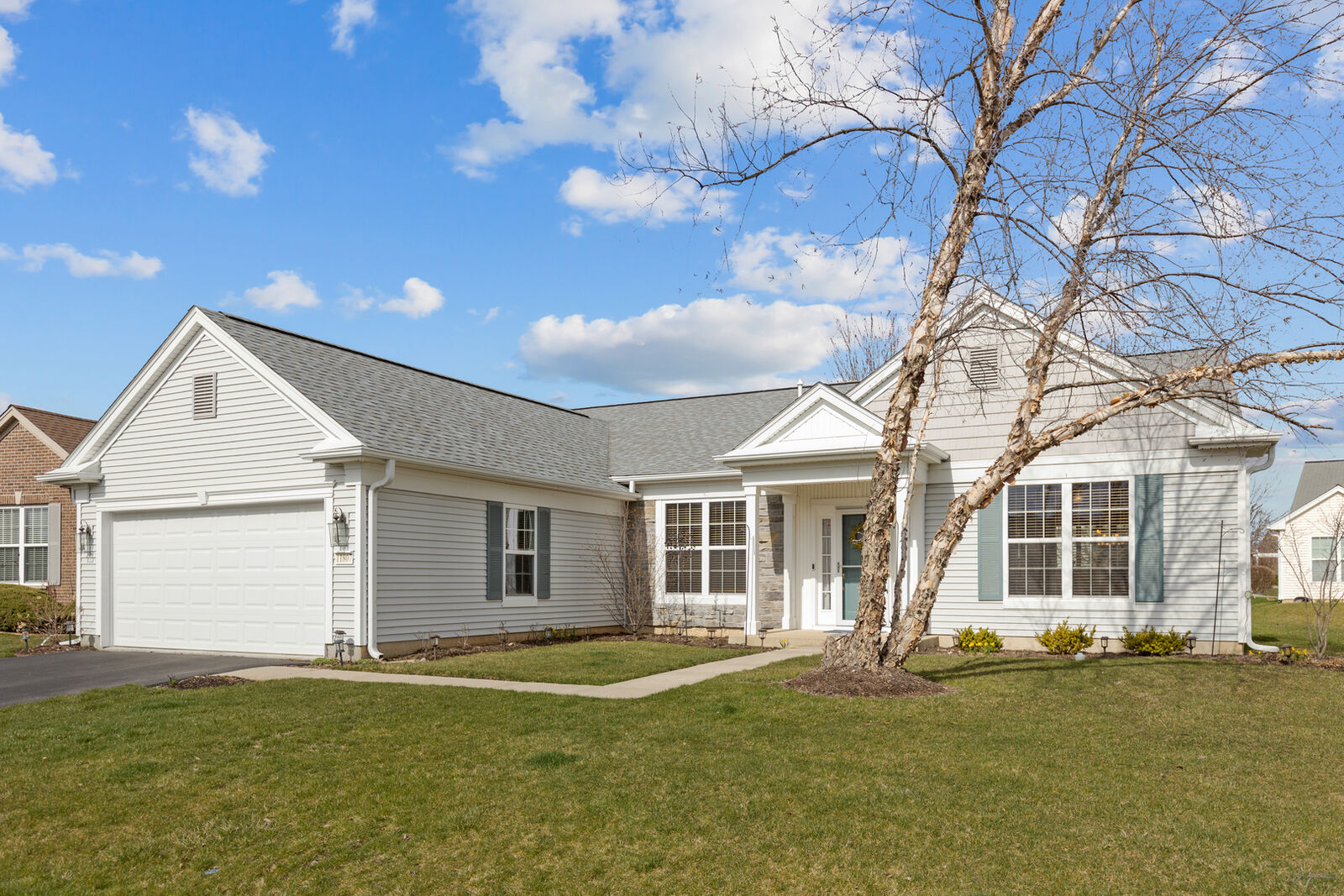 Property Photo:  11807 Borhart Drive  IL 60142 