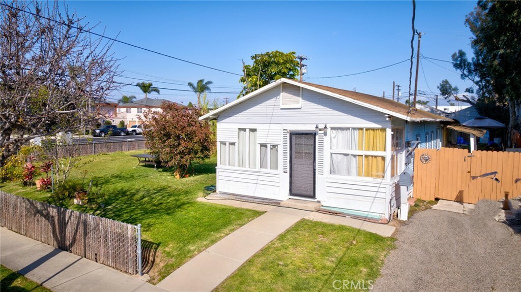 Property Photo:  2410 Florida Street  CA 92648 