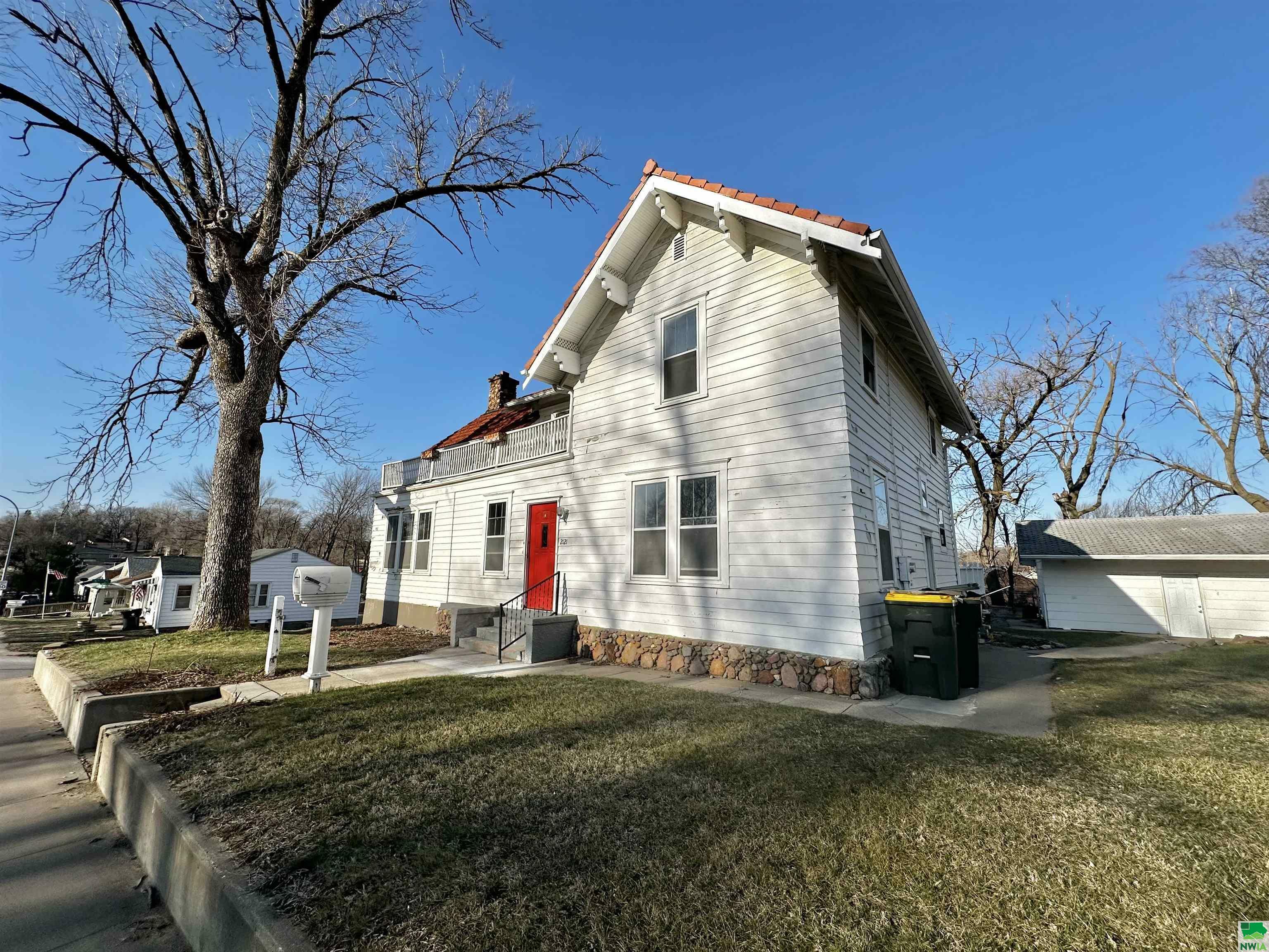 Property Photo:  2121 S Lakeport St  IA 51106 