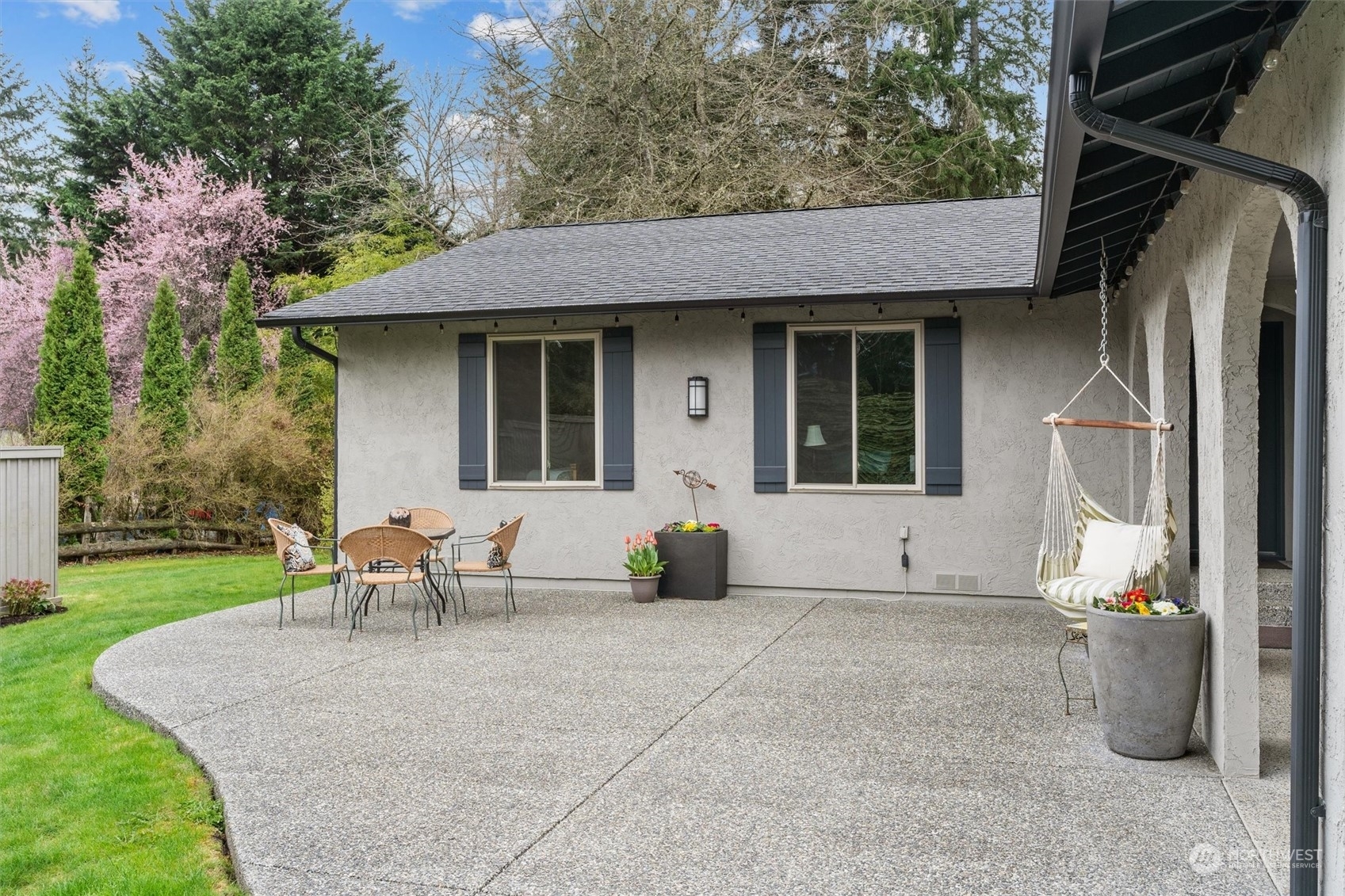 Property Photo:  18613 160th Avenue NE  WA 98072 