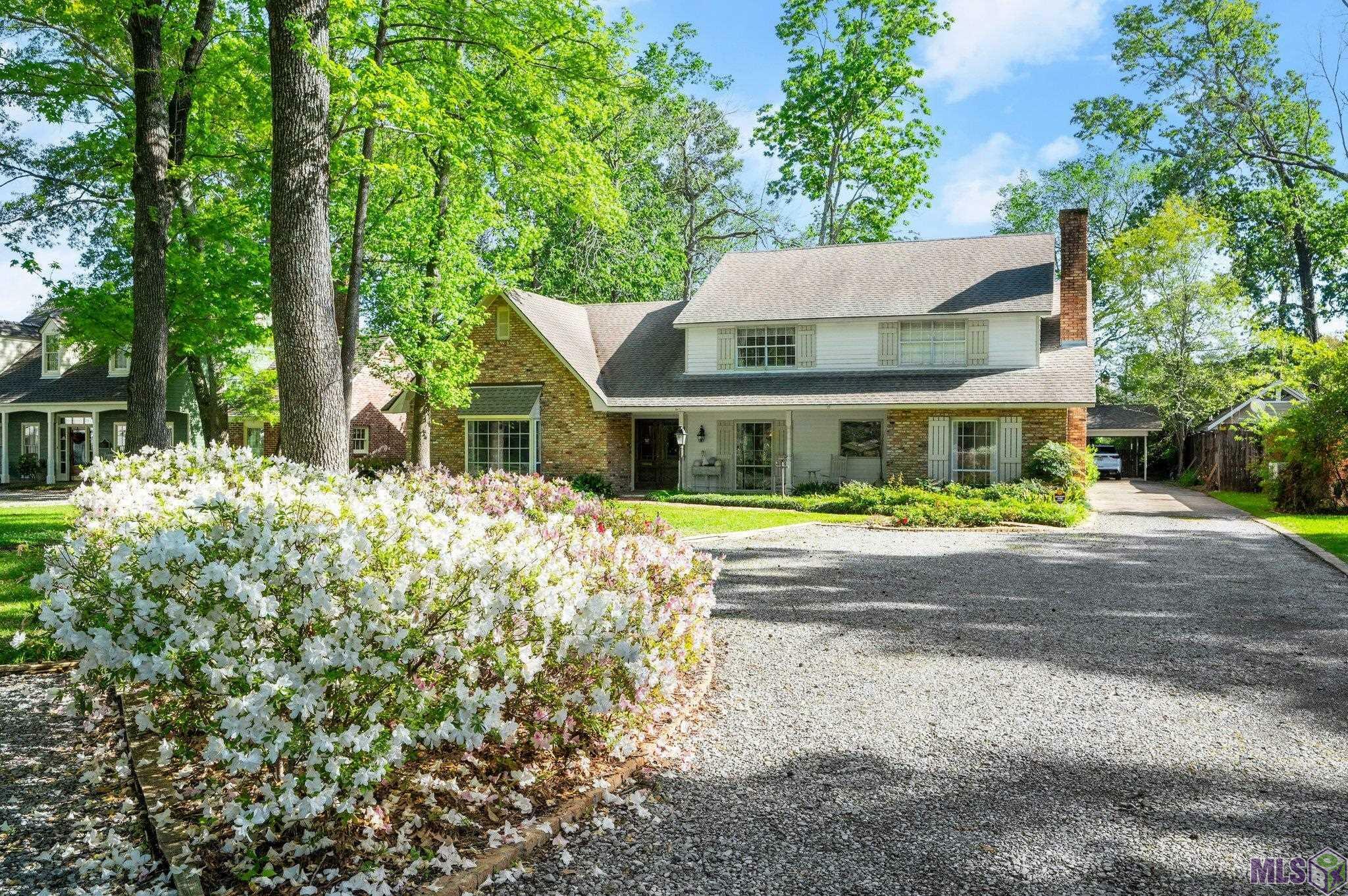 Property Photo: 10346 Parkview Dr LA 70815