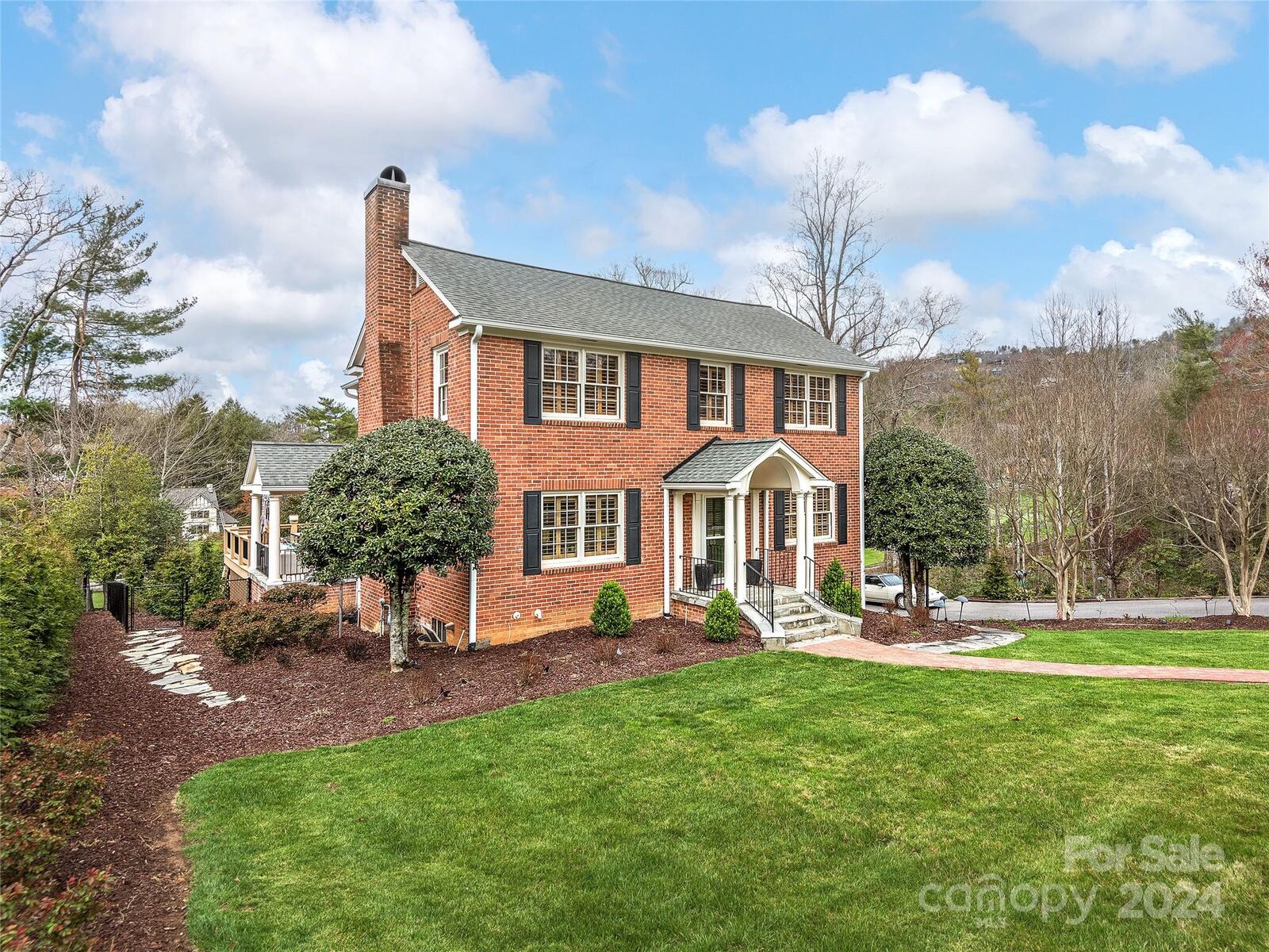 Property Photo:  103 Wembley Road  NC 28804