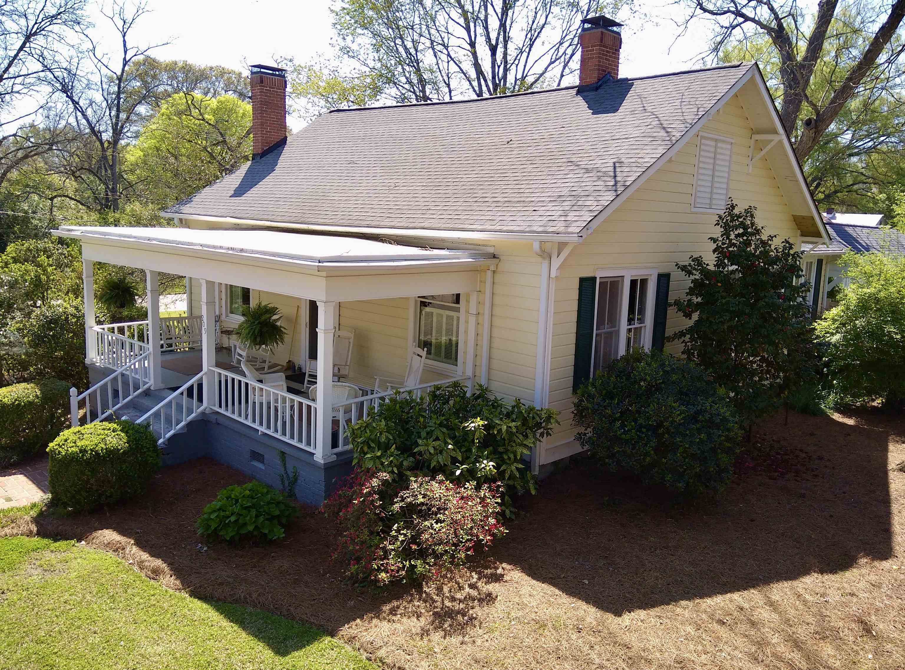 Property Photo:  209 E Greene Street  GA 30642 