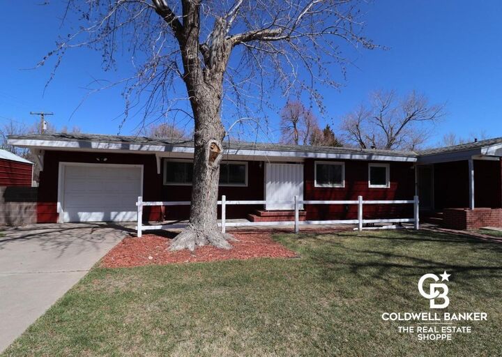 1309 E Hackberry  Garden City KS 67846 photo