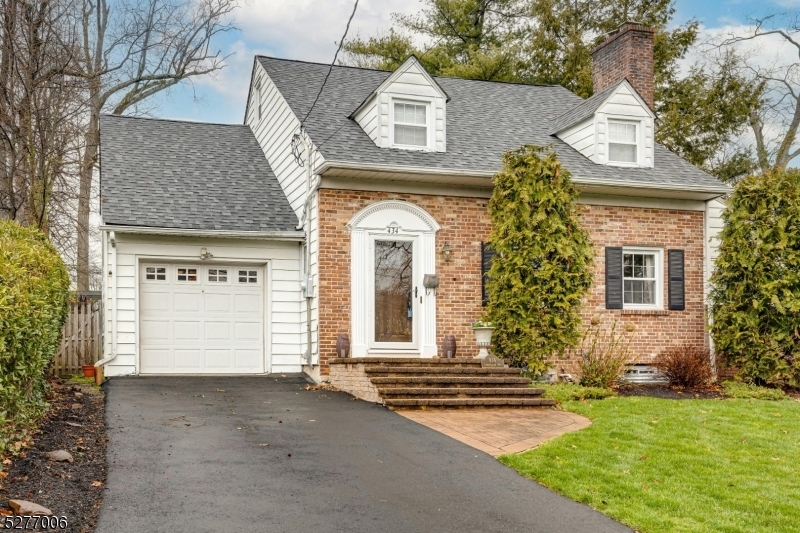 Property Photo:  434 Longfellow Ave  NJ 07090 