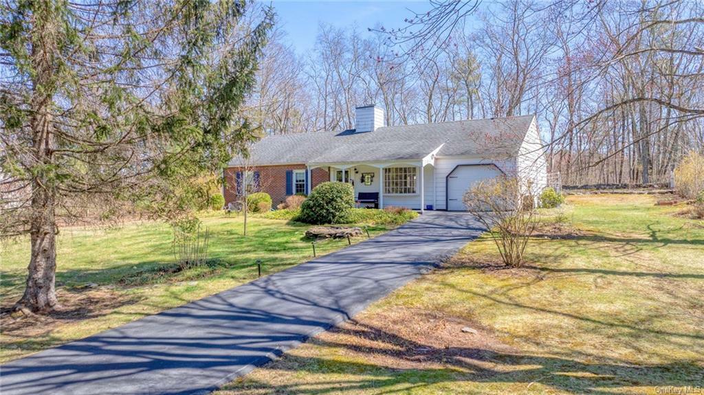 Property Photo:  43 Fieldstone Road  NY 12491 