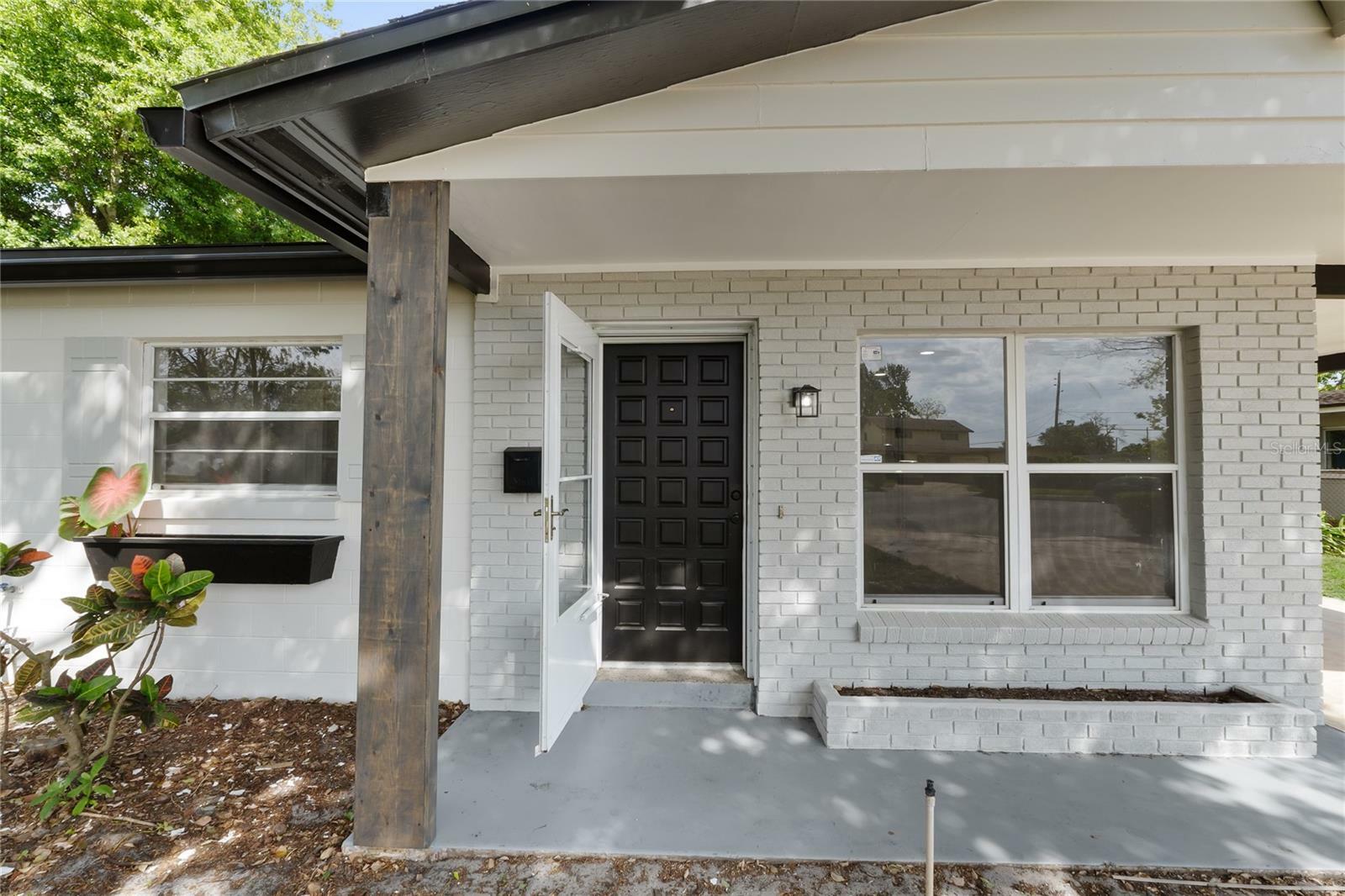 Property Photo: 1977 Williams Manor Avenue FL 32811