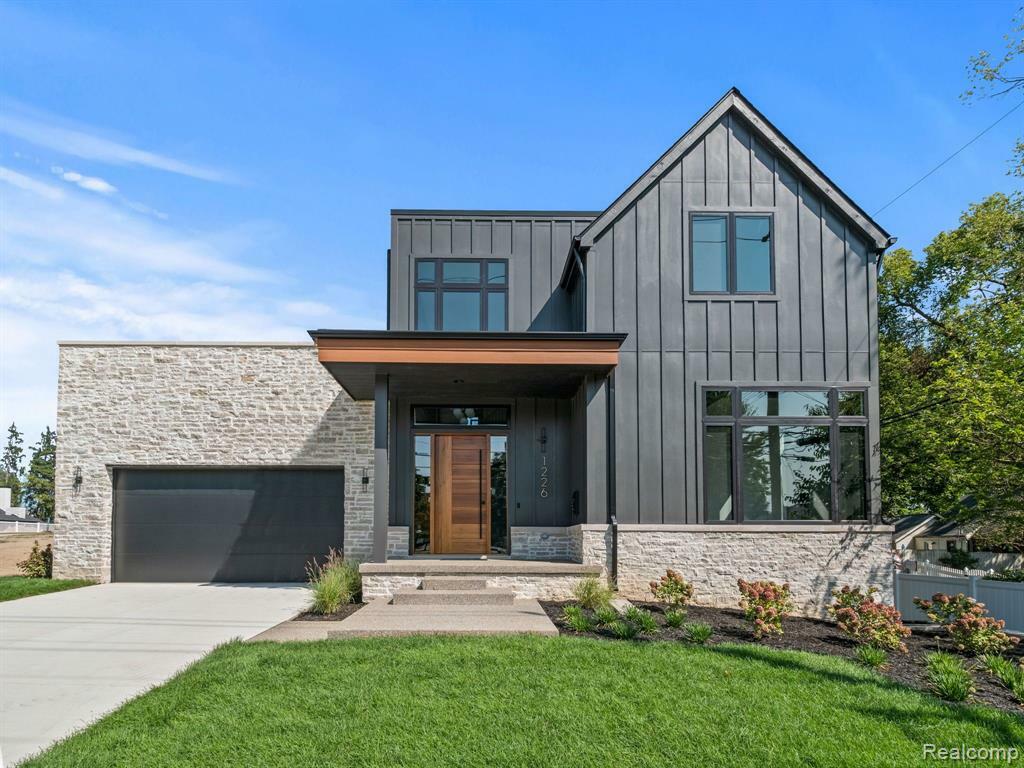Property Photo: 1226 N Pine Street MI 48307 1495