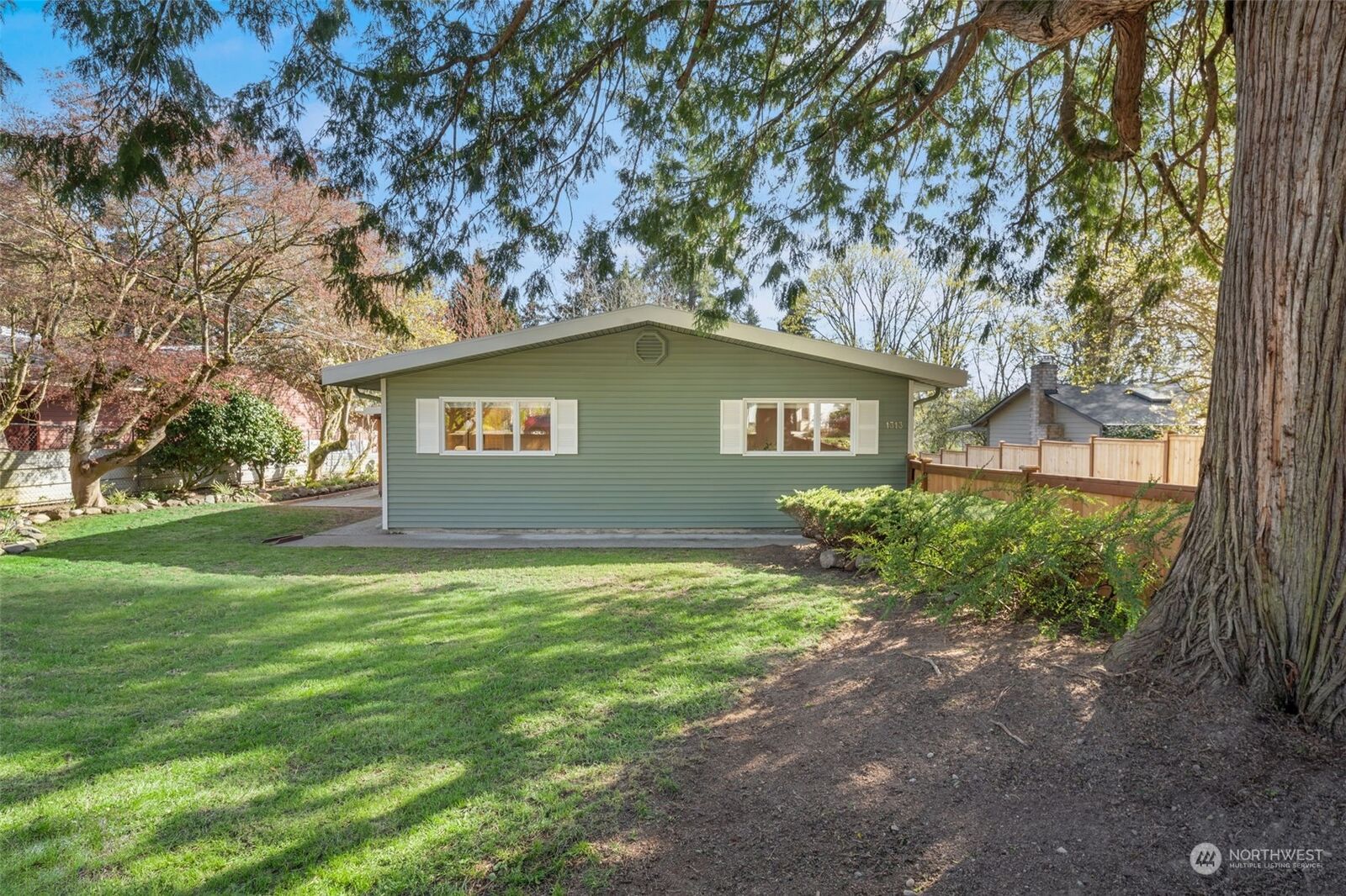 Property Photo:  1313 N 28th Street  WA 98056 