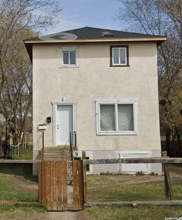 Property Photo:  324 Q Avenue S  SK S7L 2X8 