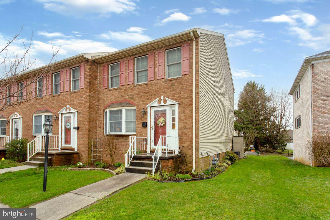 Property Photo:  754 Eichelberger Street  PA 17331 