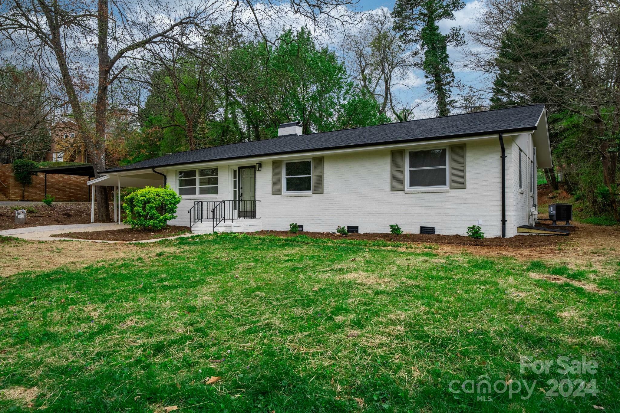 Property Photo:  1523 10th Street Place NW  NC 28601 