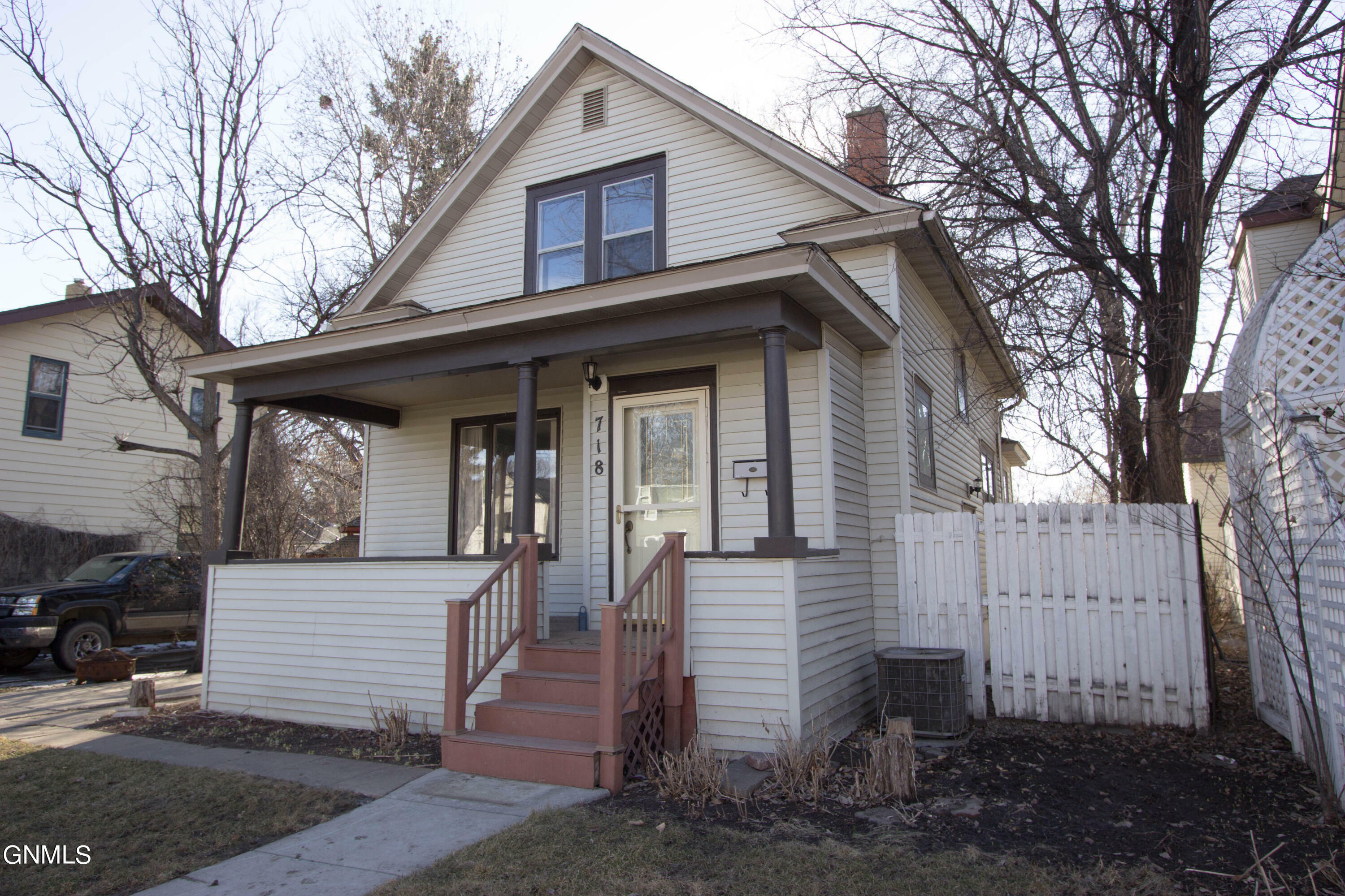 718 Mandan Street N  Bismarck ND 58501 photo