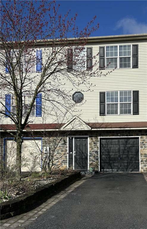 Property Photo:  6630 Jefferson Court  PA 18066 