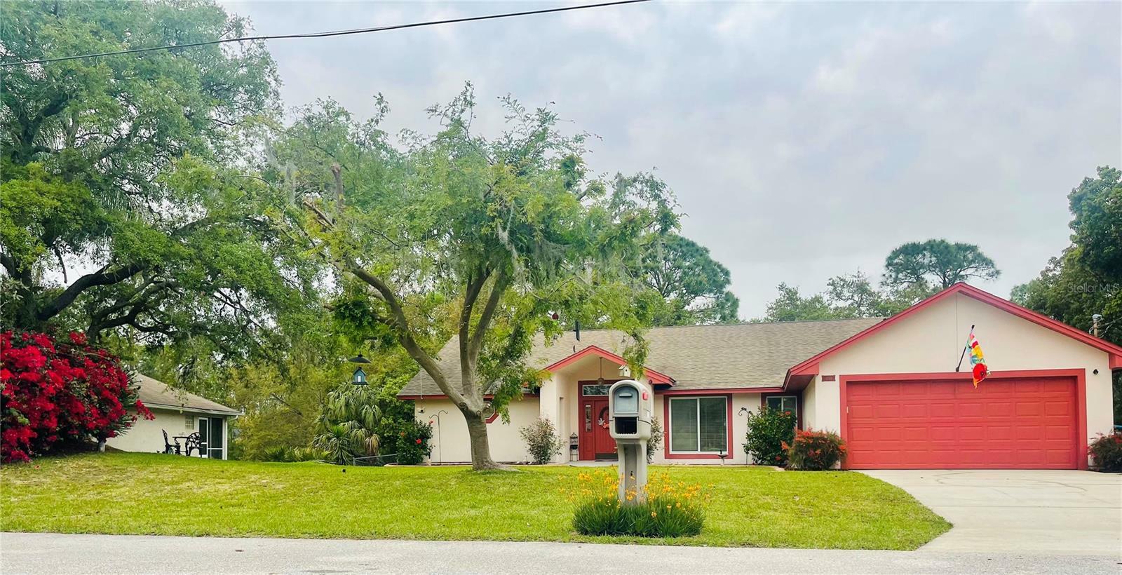 Property Photo:  2766 Augustine Court  FL 32738 