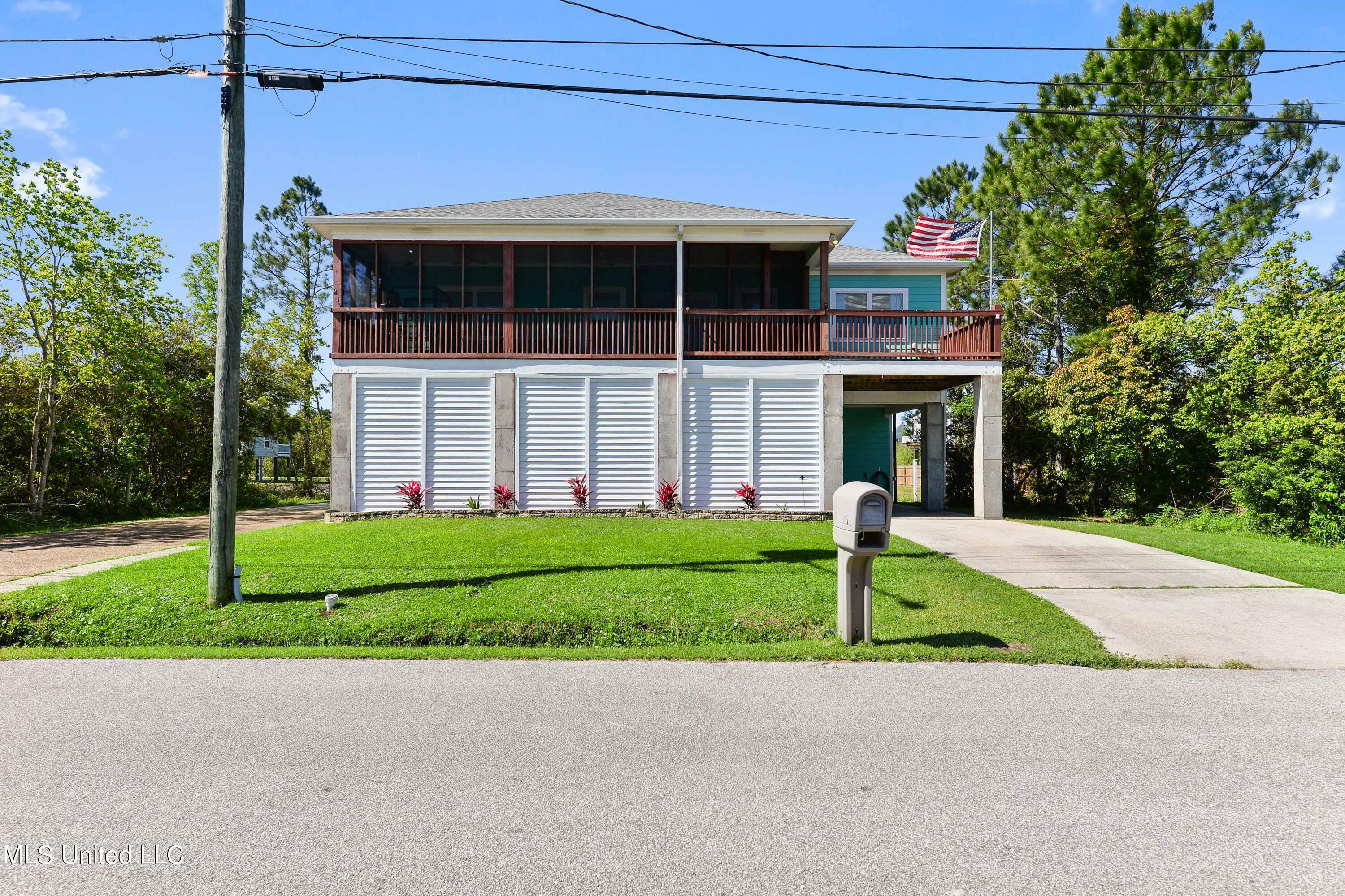 Property Photo:  217 Pine Ridge Drive  MS 39576 