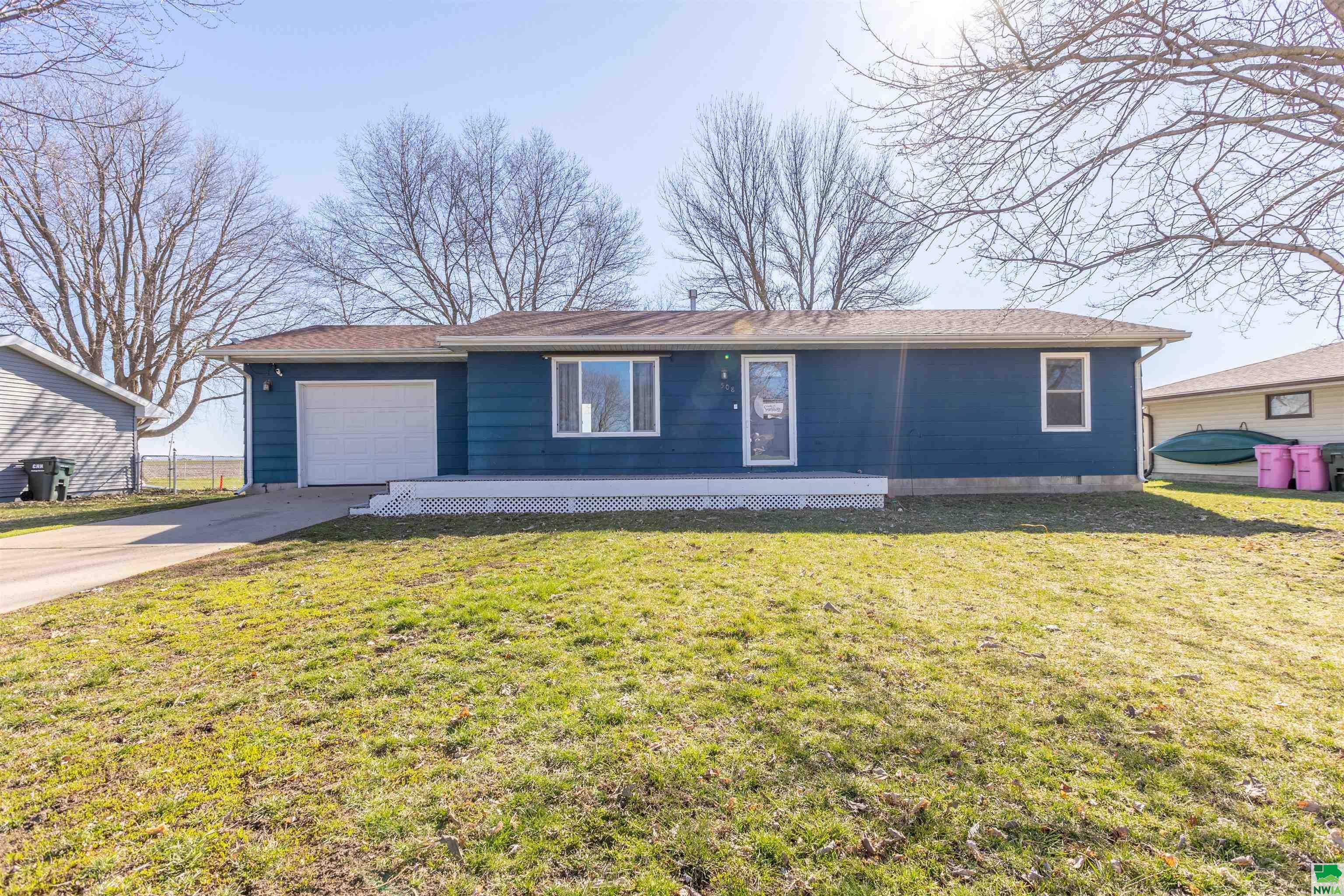 Property Photo:  508 Eastview Dr  IA 51055 