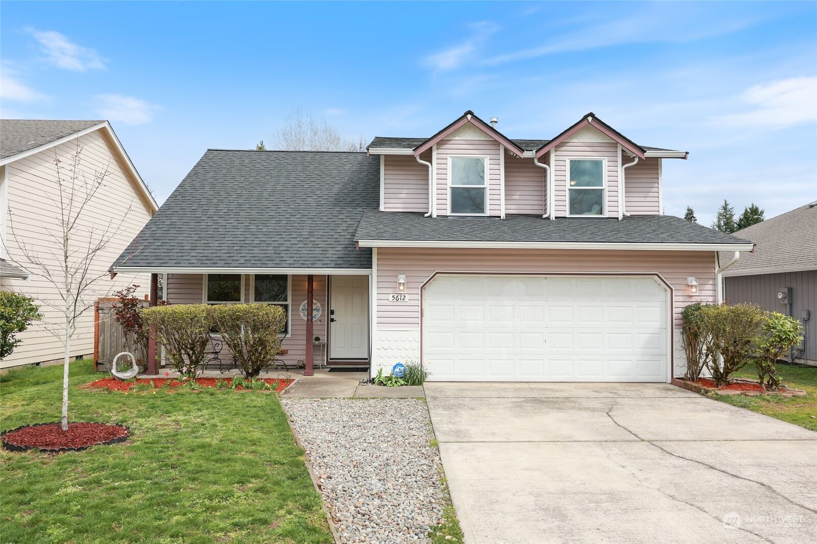 Property Photo:  5612 Mount Saint Helens Street SE  WA 98503 