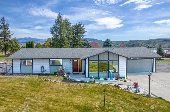11 W Parkway Street  Omak WA 98841 photo
