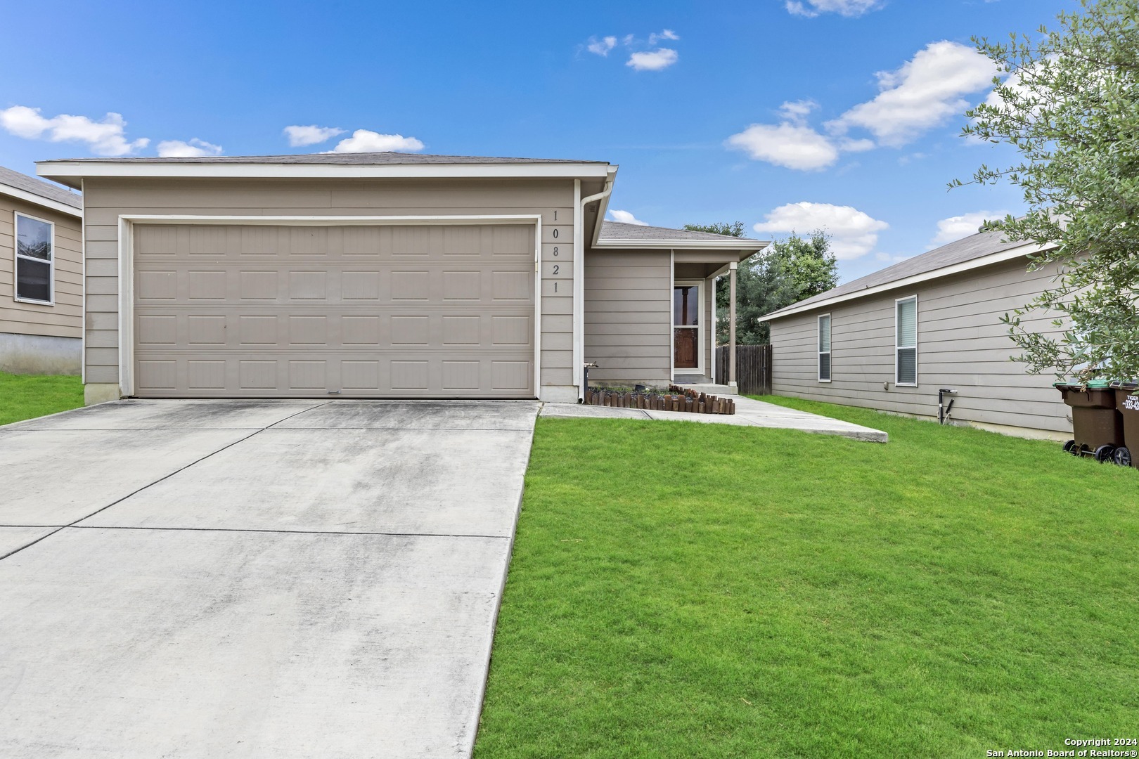 Property Photo: 10821 Rosin Jaw TX 78245