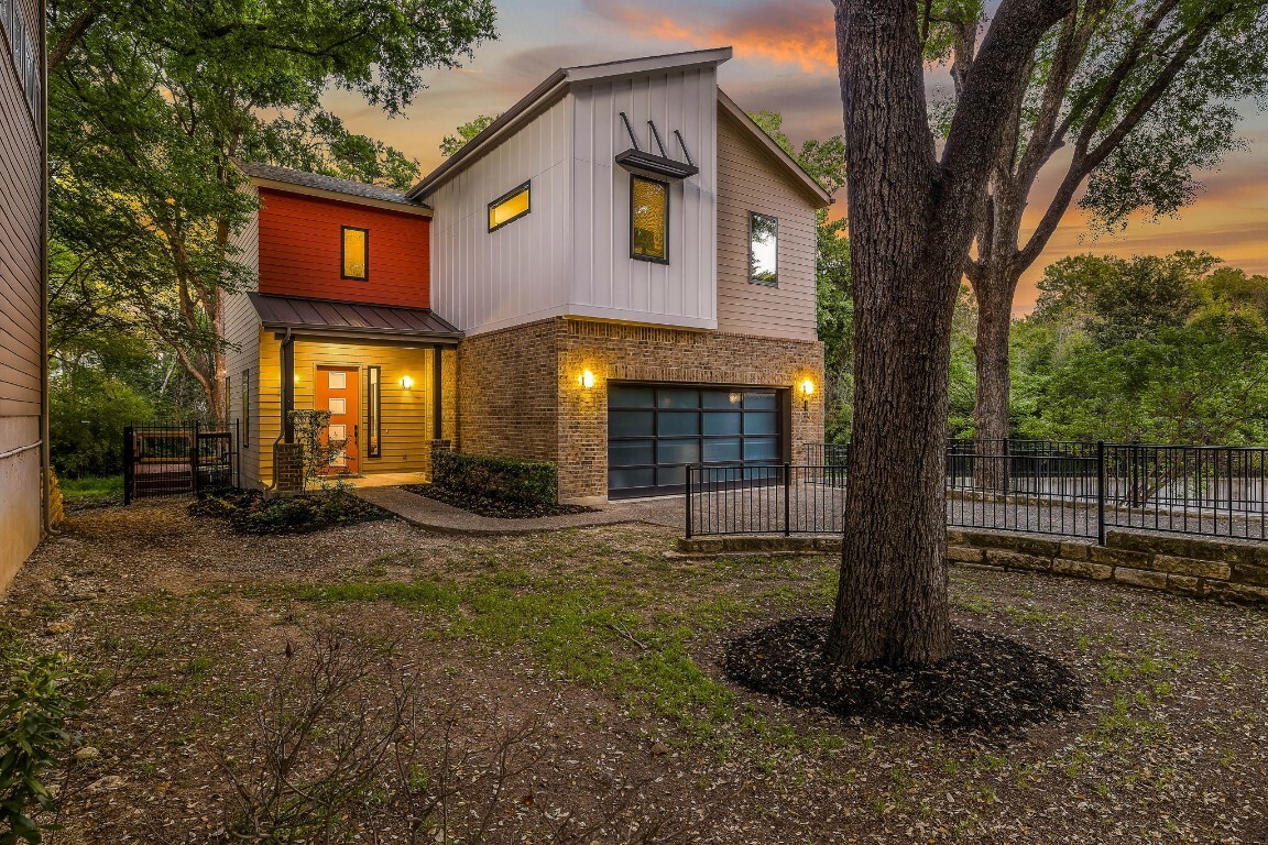 Property Photo: 2807 Del Curto Road E TX 78704