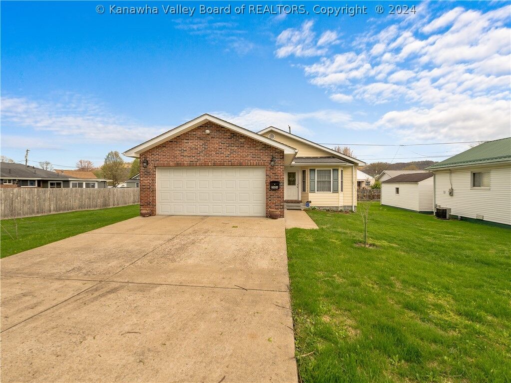 Property Photo:  2006 Adams Avenue  WV 25177 