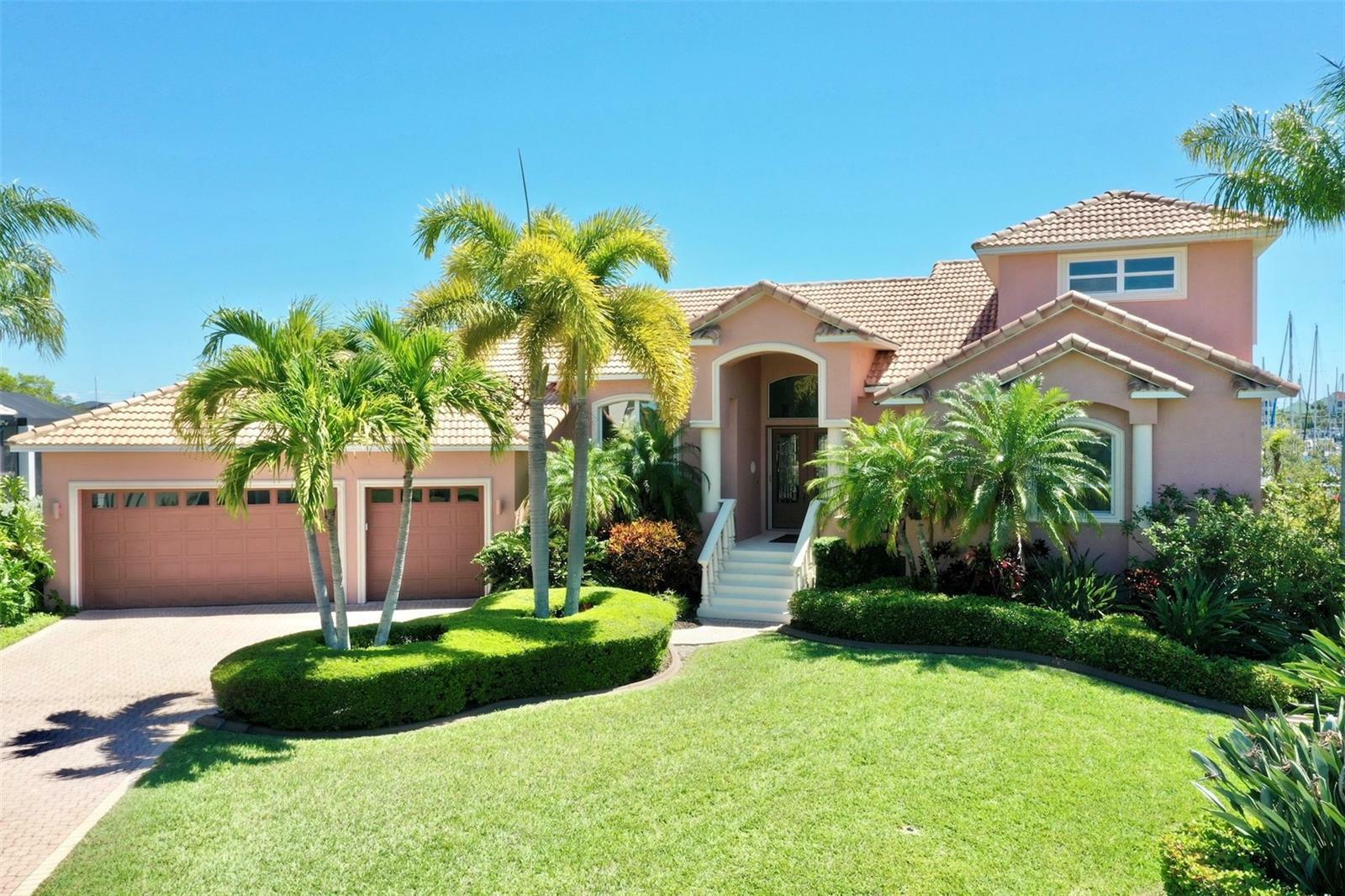 Property Photo:  6447 Rubia Circle  FL 33572 