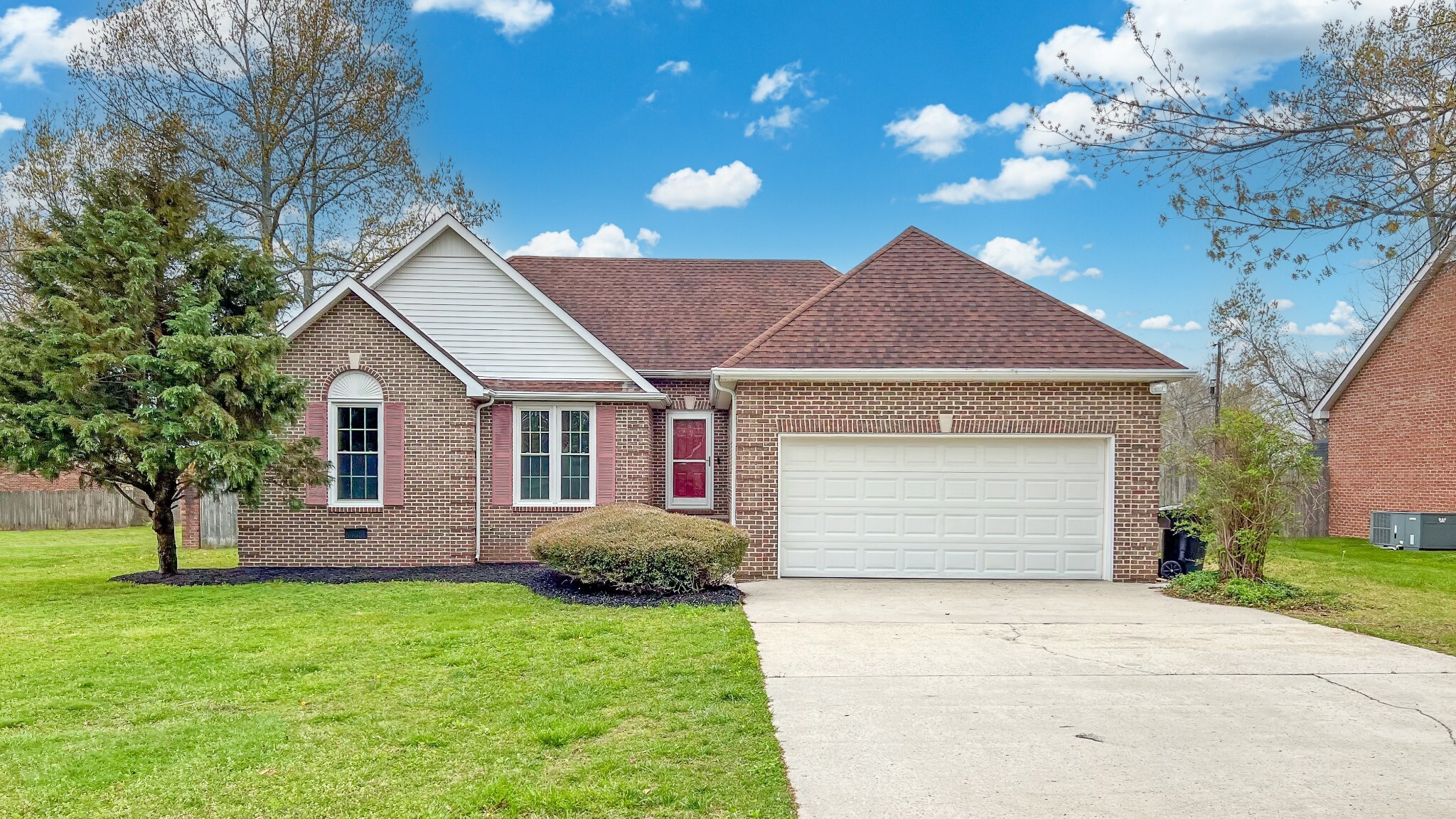 Property Photo:  111 Oakmont Dr  TN 37388 