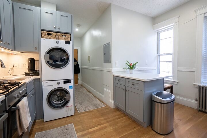 Property Photo: 76 Phillips St 8 MA 02114
