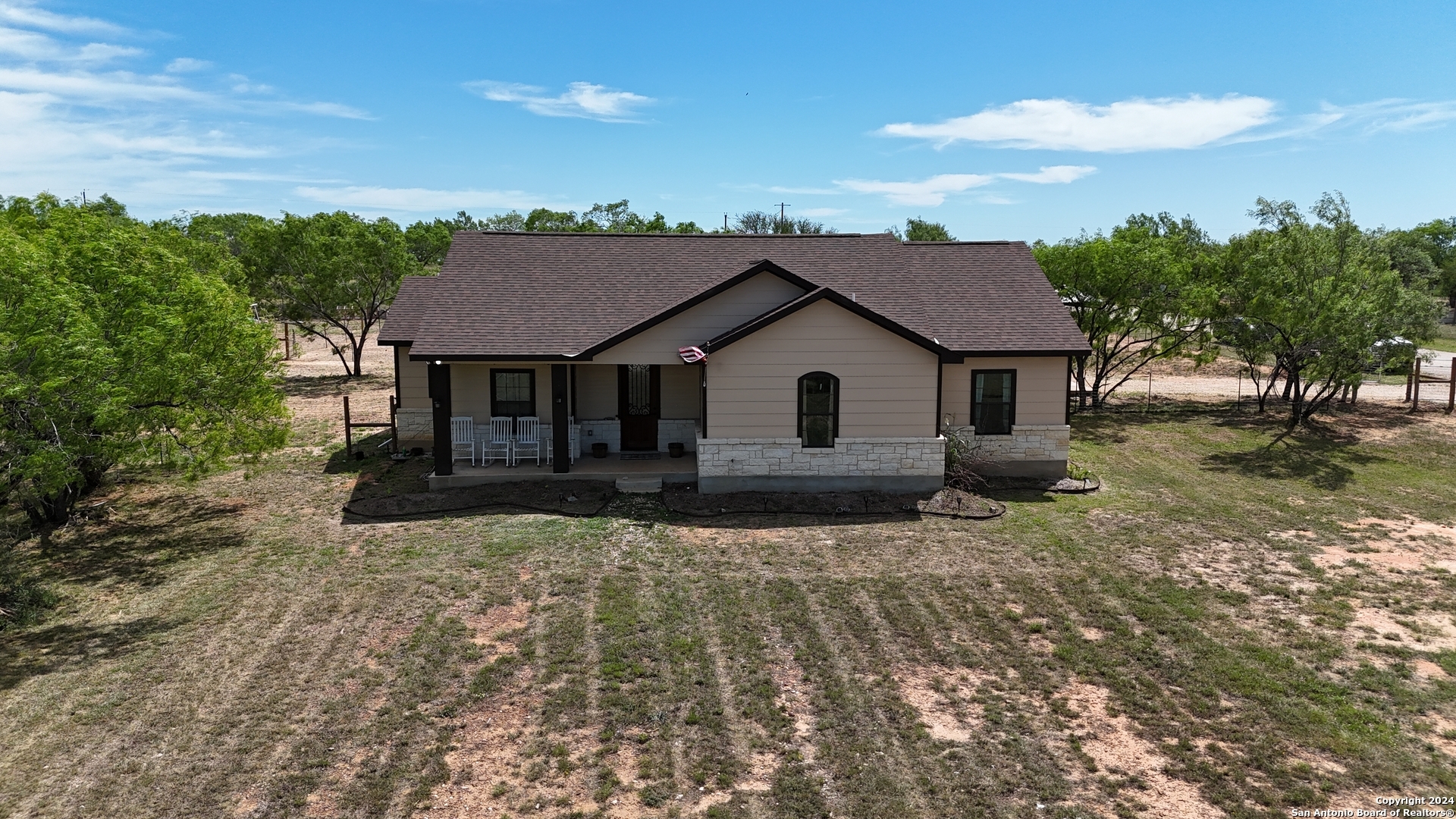 Property Photo:  141 County Road 2667  TX 78016 