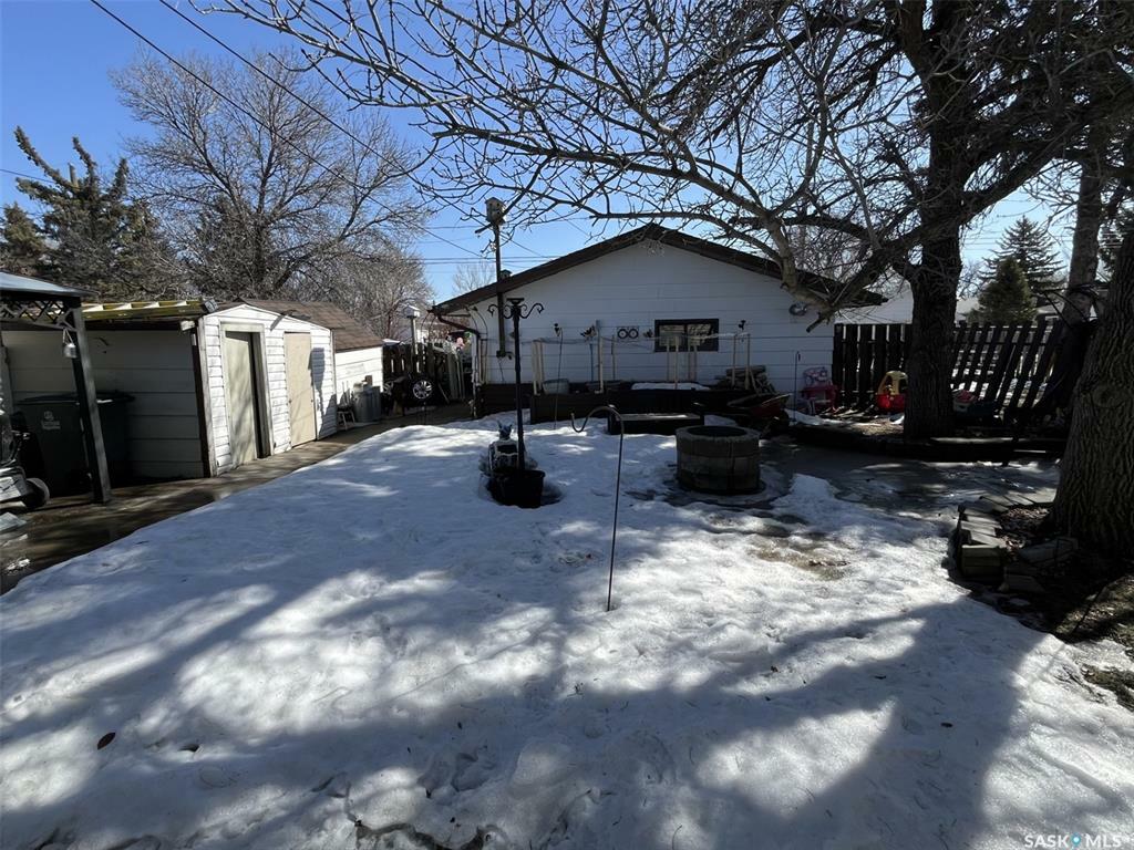 Property Photo:  1106 Main Street  SK S0L 2V0 