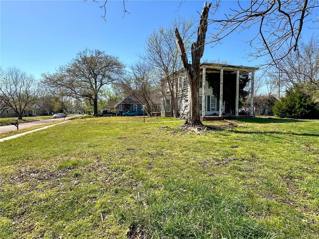 Property Photo:  420 E 5th Street  KS 67335 