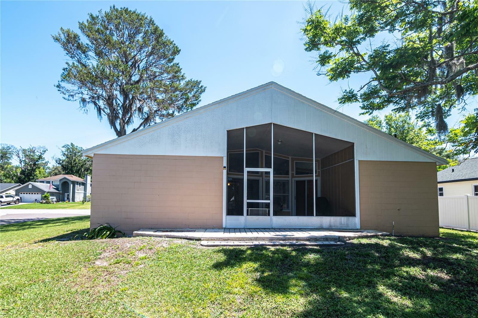 Property Photo:  311 Sugar Creek Drive  FL 33563 