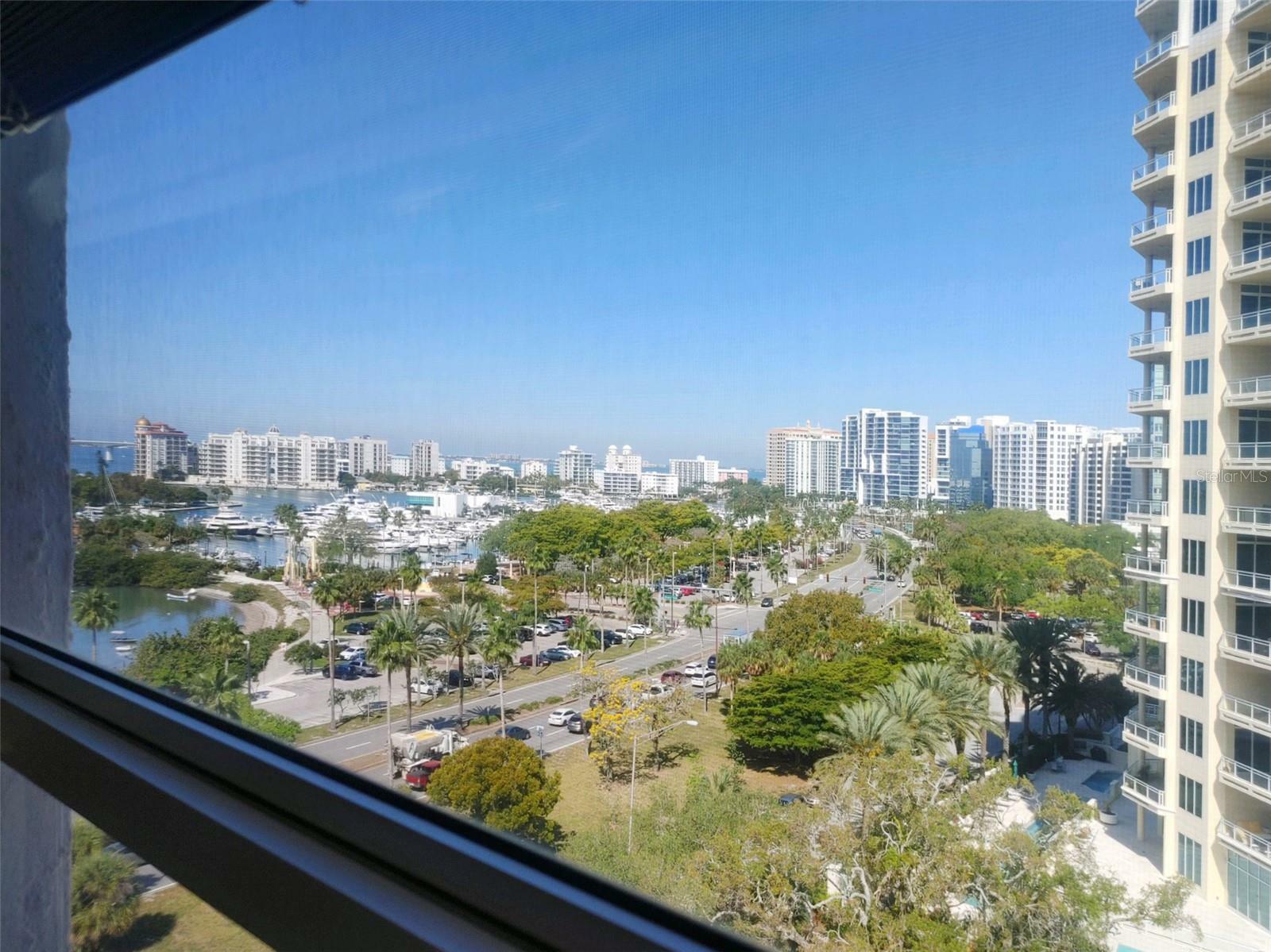 Property Photo:  435 S Gulfstream Avenue 1005  FL 34236 