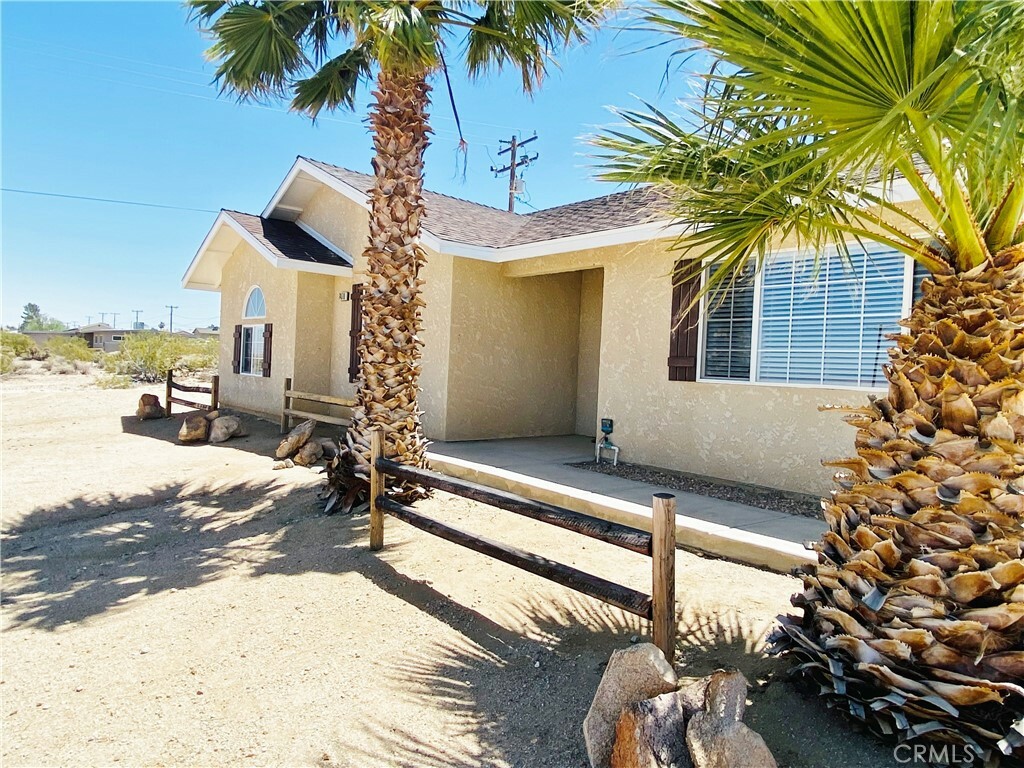 Property Photo: 74519 Alta Loma Drive CA 92277