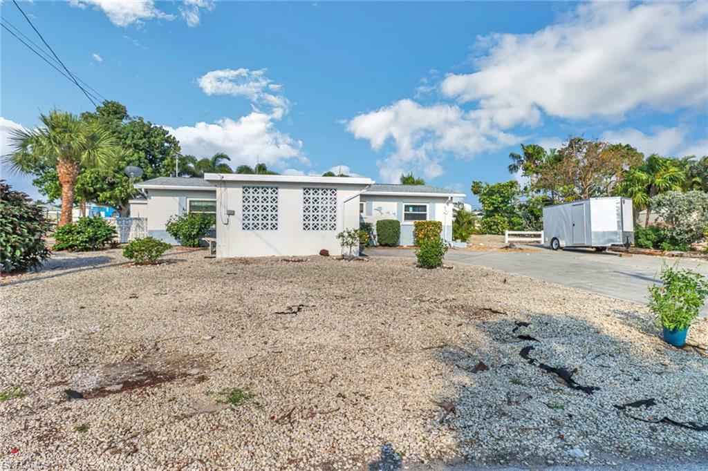 Property Photo:  3435 Sea Holly Ln  FL 33956 