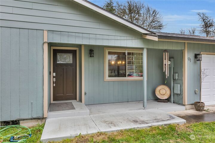 Property Photo: 91 E Fir Court WA 98584